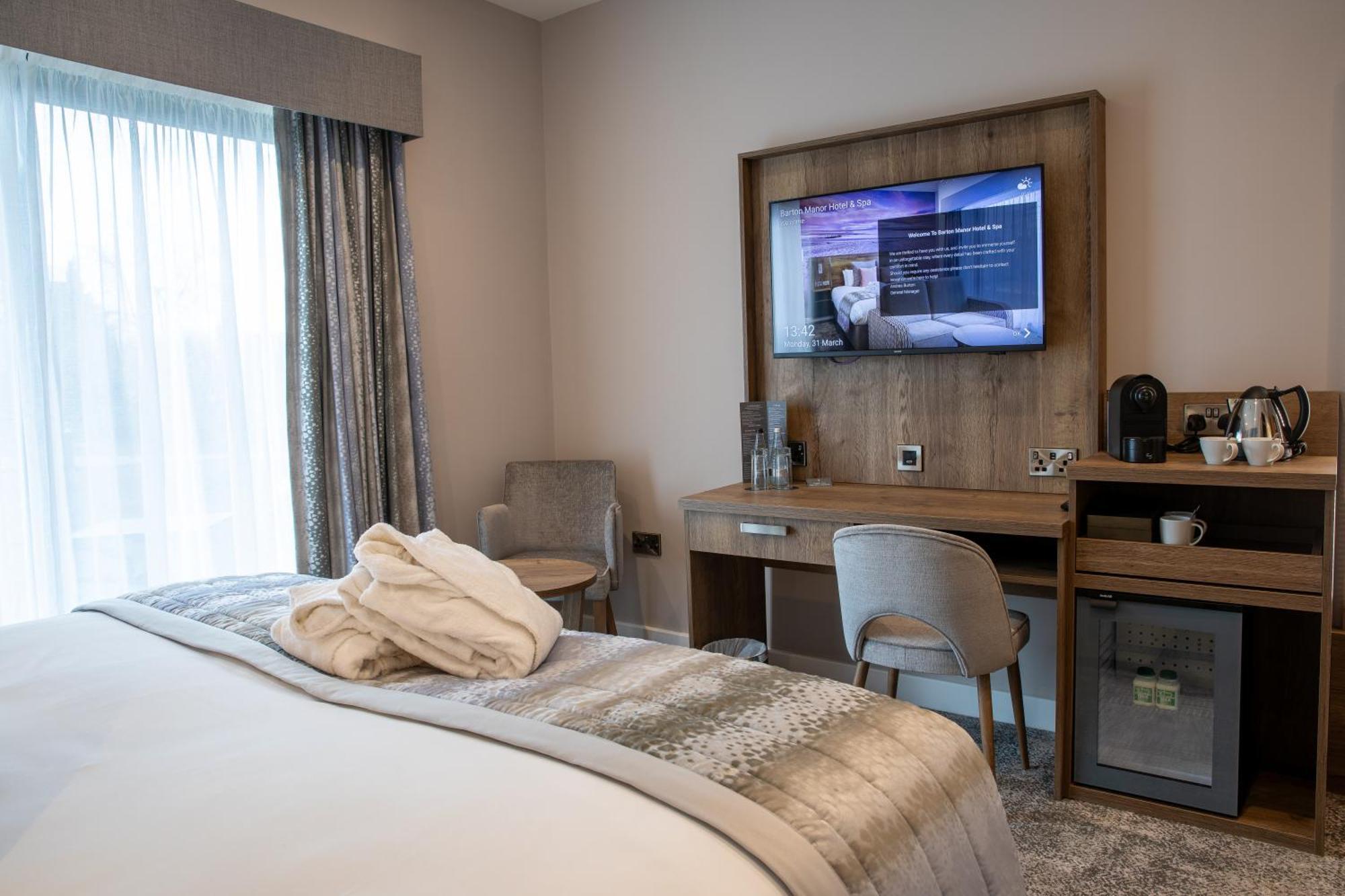 Barton Manor & Spa; Bw Signature Collection 4*
