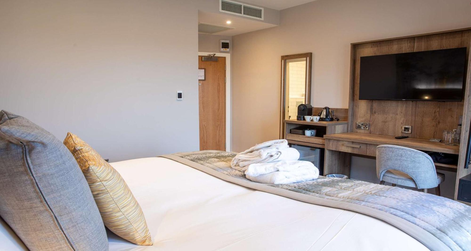 Barton Manor & Spa; Bw Signature Collection Отель 4*