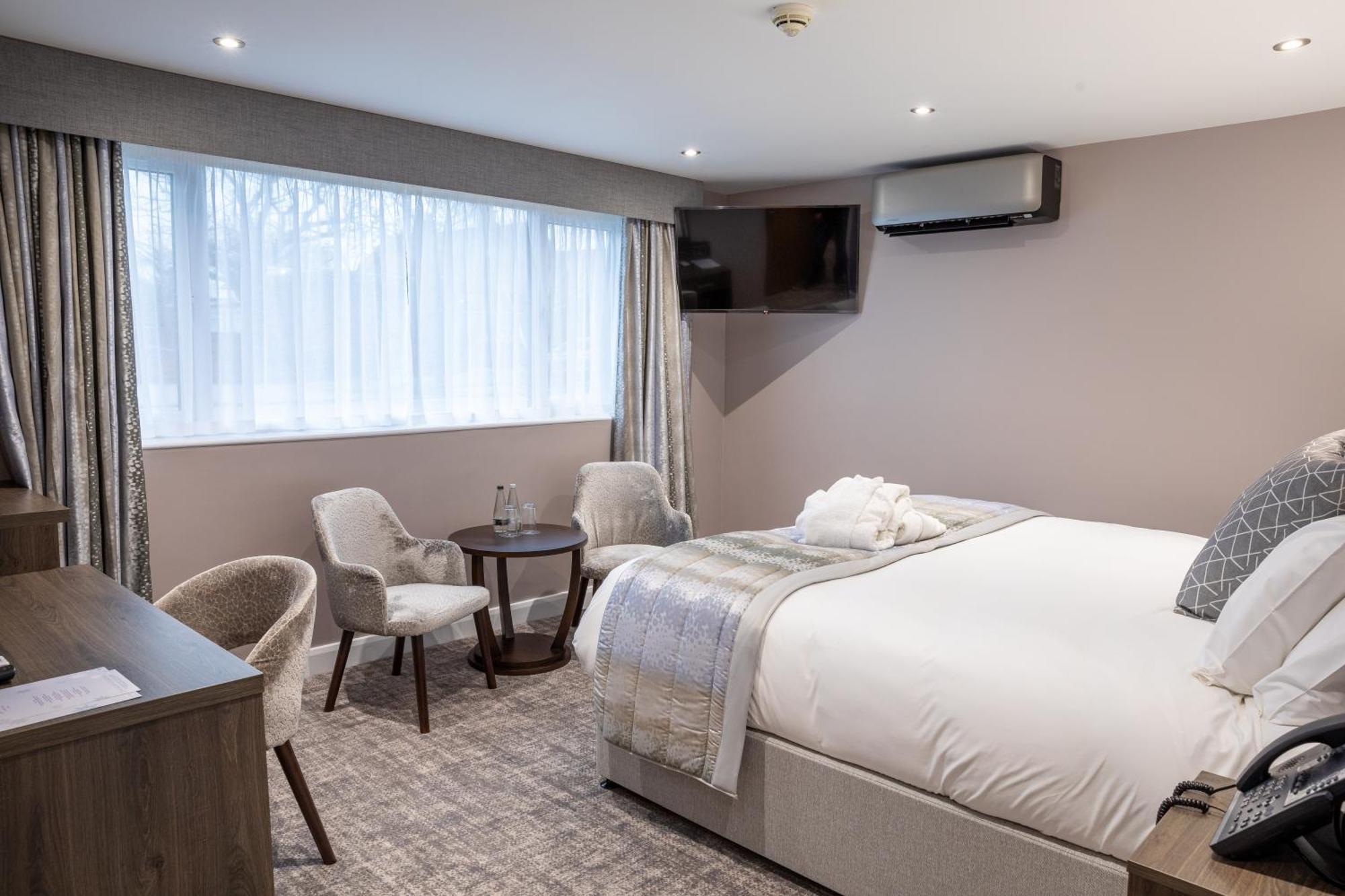 Manor & Spa; Bw Signature Collection Hotel